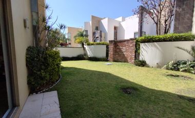 MARAVILLOSA CASA EN VENTA EN EXCLUSIVO CONDOMINIO EN LA PARTE BAJA DE SAN JERÓNIMO