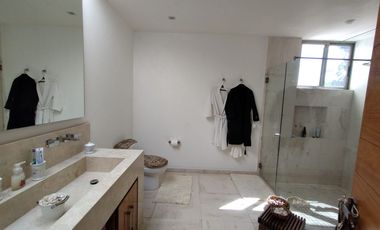 MARAVILLOSA CASA EN VENTA EN EXCLUSIVO CONDOMINIO EN LA PARTE BAJA DE SAN JERÓNIMO