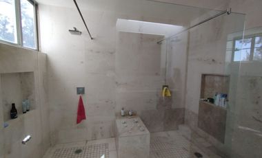 MARAVILLOSA CASA EN VENTA EN EXCLUSIVO CONDOMINIO EN LA PARTE BAJA DE SAN JERÓNIMO