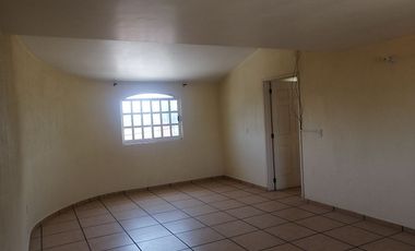 CASA MUY AMPLIA , MUY ILUMINADA, UBICACIÓN PREFERENCIAL