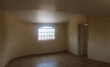 CASA MUY AMPLIA , MUY ILUMINADA, UBICACIÓN PREFERENCIAL