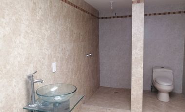 CASA MUY AMPLIA , MUY ILUMINADA, UBICACIÓN PREFERENCIAL