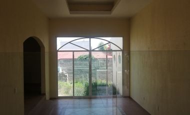 CASA MUY AMPLIA , MUY ILUMINADA, UBICACIÓN PREFERENCIAL