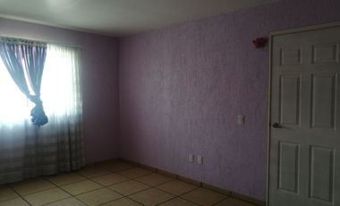 CASA MUY AMPLIA , MUY ILUMINADA, UBICACIÓN PREFERENCIAL