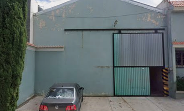 CASA DE 2 NIVELES CON BODEGA EN VENTA EN BARRIO DE GUADALUPE, CDAD. DE LIBRES, PUE. REMATE BANCARIO CON GRAN OPORTUNIDAD DE INVERSIÓN.