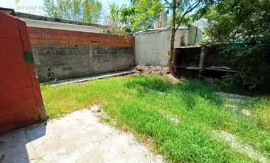 Casa Independiente Santa Teresita - Servicios Conectados - Lote Arbolado