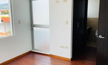 CASA DE ARRIENDO VALLE DE LOS CHILLOS SECTOR CAPELO