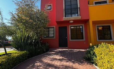 CASA NUEVA EN VENTA CON ALBERCA EN FRACC MEJOR EN PRECIO Y UBICACION