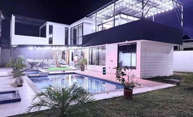 Casa con piscina en venta o permuta, a 1 hora de Pasto Nariño, via el pedregal en conjunto cerrado