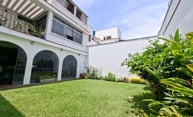 🚨VENDO CASA  CERCA AL PARQUE EN SURCO  Urb  ROSAL (cerca simon Salguero)