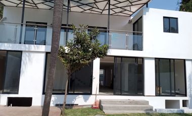 RENTO CASA EN FRACC. LOS FAROLES, CUERNAVACA