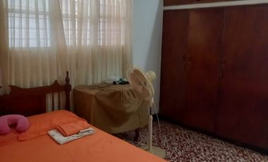 VENDO CASA CON APARTAMENTO EN BARRIO BOSTON AREA DE 300MTS 4 ALCOBAS ENREJADA