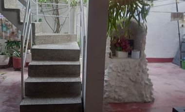 VENDO CASA CON APARTAMENTO EN BARRIO BOSTON AREA DE 300MTS 4 ALCOBAS ENREJADA