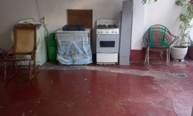 VENDO CASA CON APARTAMENTO EN BARRIO BOSTON AREA DE 300MTS 4 ALCOBAS ENREJADA