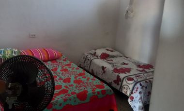VENDO CASA CON APARTAMENTO EN BARRIO BOSTON AREA DE 300MTS 4 ALCOBAS ENREJADA