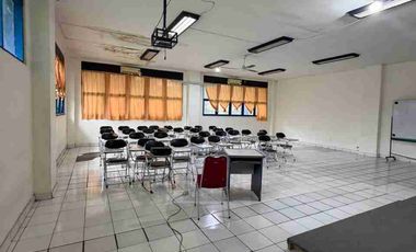 Dijual Gedung Bekas kampus masih terawat di Makassar