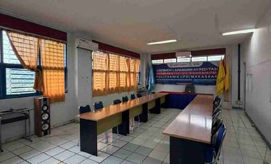 Dijual Gedung Bekas kampus masih terawat di Makassar