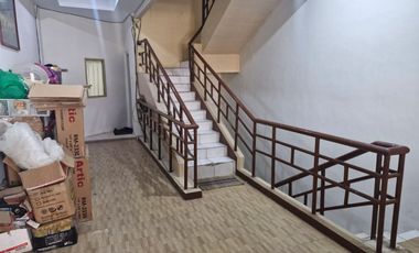 Bangunan Komersil Gudang 3 Lantai Komplek Pelangi Dekat Mall Green Sedayu Jakarta Barat