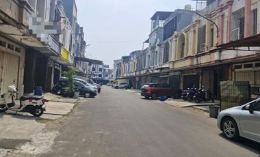 Bangunan Komersil Gudang 3 Lantai Komplek Pelangi Dekat Mall Green Sedayu Jakarta Barat
