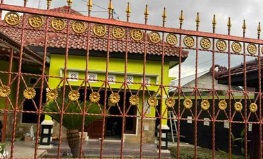 Disewakan Murah Rumah Kantor Besar Luas Sejuk Asri Wedomartani Ngemplak Sleman