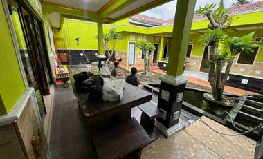 Disewakan Murah Rumah Kantor Besar Luas Sejuk Asri Wedomartani Ngemplak Sleman