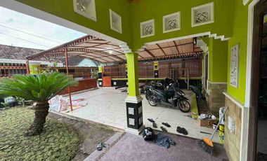 Disewakan Murah Rumah Kantor Besar Luas Sejuk Asri Wedomartani Ngemplak Sleman