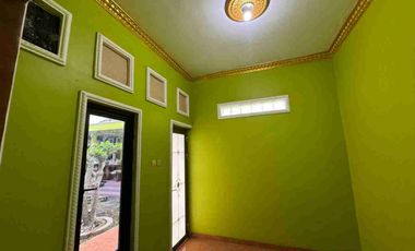 Disewakan Murah Rumah Kantor Besar Luas Sejuk Asri Wedomartani Ngemplak Sleman