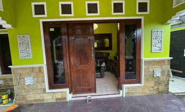 Disewakan Murah Rumah Kantor Besar Luas Sejuk Asri Wedomartani Ngemplak Sleman