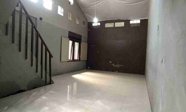 disewakan ruang usaha/ gudang / kantor di holis