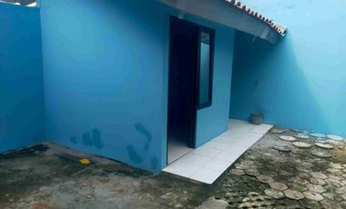 Jual rumah komersial 2 unit, di komplek Depok Mulya 1, deket tol beji Depok