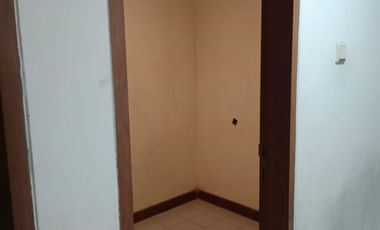Apartemen Riverside Tower 1B 198m2 4+2KT HGB Semi Furnished Siap Huni