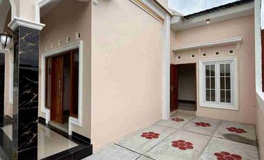 Rumah Baru Mewah murah dekta pasar potorono