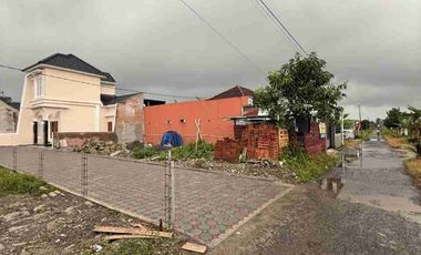 Rumah Baru Mewah murah dekta pasar potorono