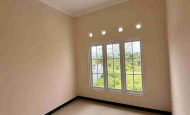 Rumah Baru Mewah murah dekta pasar potorono