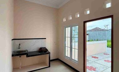 Rumah Baru Mewah murah dekta pasar potorono