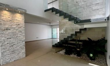 RENTO CASA  NUEVA EN FRACC. COL. CENTRO, CUERNAVACA