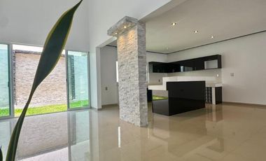 RENTO CASA  NUEVA EN FRACC. COL. CENTRO, CUERNAVACA