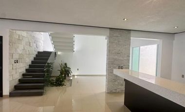 RENTO CASA  NUEVA EN FRACC. COL. CENTRO, CUERNAVACA