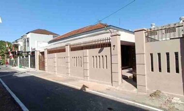 Rumah Luas Terawat Dekat Jl.Raya Karangasem Solo