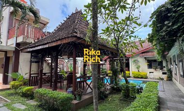 Guesthouse atau Rumah Megah dan Penginapan Tanah Luas Bangunan Kokoh ada Kolam Renang di Jogja Utara dekat Hotel Hyatt Palagan Jogja