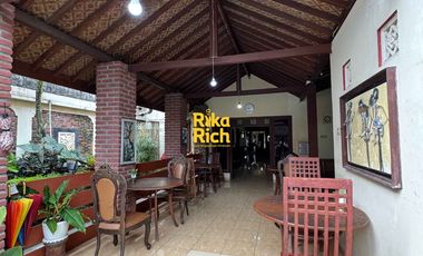 Guesthouse atau Rumah Megah dan Penginapan Tanah Luas Bangunan Kokoh ada Kolam Renang di Jogja Utara dekat Hotel Hyatt Palagan Jogja