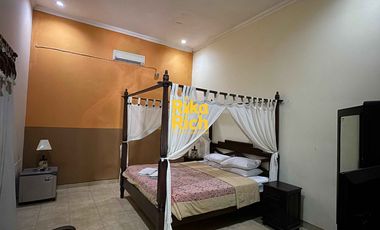 Guesthouse atau Rumah Megah dan Penginapan Tanah Luas Bangunan Kokoh ada Kolam Renang di Jogja Utara dekat Hotel Hyatt Palagan Jogja