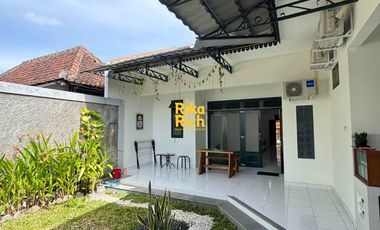 Rumah Klasik Cantik Modern dalam Njeron Benteng Kraton Yogyakarta jarang ada dengan tanah yang minimalis dan full furnished