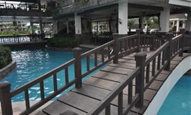 2 BR Condo in Taguig City  w PARKING Bare Unit PHP 30k/mo