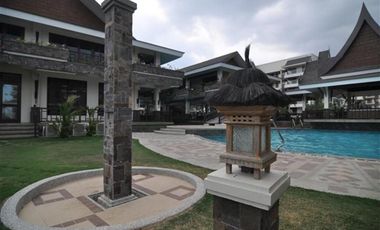 2 BR Condo in Taguig City  w PARKING Bare Unit PHP 30k/mo