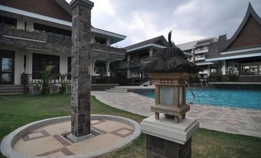 2 BR Condo in Taguig City  w PARKING Bare Unit PHP 30k/mo