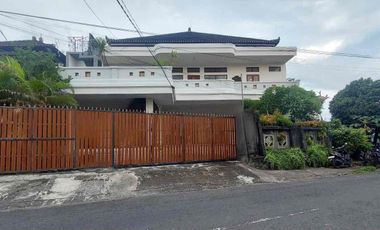 F o r  s a l e 

Kost Elite di Kawasan Premium Denpasar Timur hanya selangkah ke Pantai Sanur dan Padang Galak.