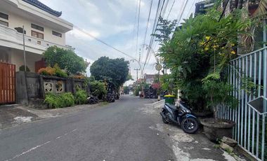 F o r  s a l e 

Kost Elite di Kawasan Premium Denpasar Timur hanya selangkah ke Pantai Sanur dan Padang Galak.