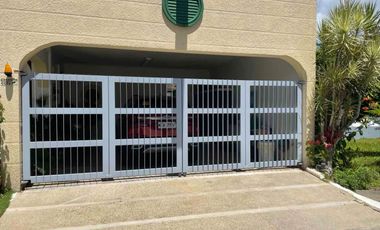 House and Lot in Royale Tagaytay Estates for RENT! 300 sqm at 55k per month