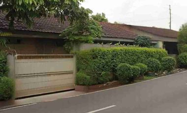 Dijual rumah besar di pinggir jalan raya cocok untuk kostan,dekat area perkantoran Sudirman
